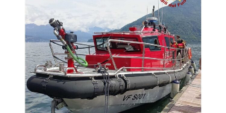 Salvate due ragazze, la loro imbarcazione stava affondando nelle acque del Lago Maggiore